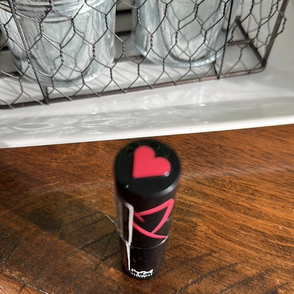 Shout Loud Satin Lipstick 1.0ea - Picture 9 of 9